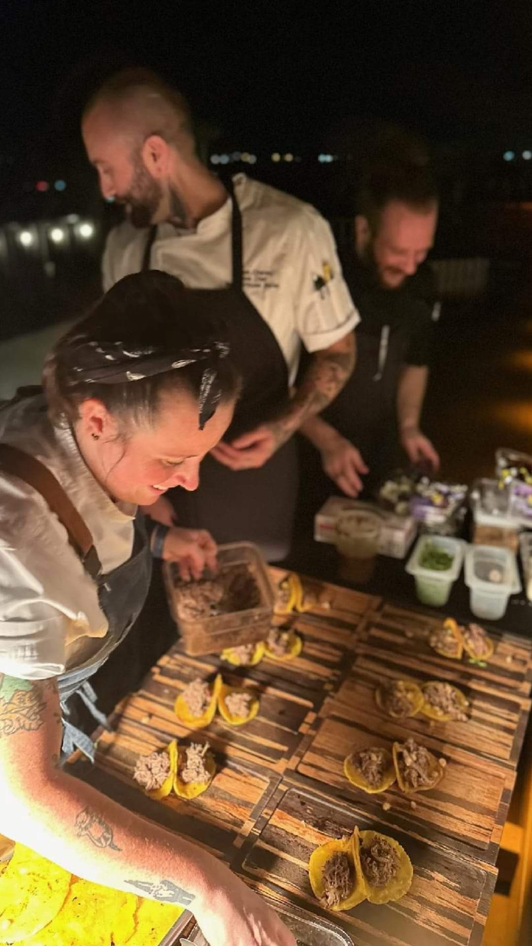 Chef team coordinating at service pace